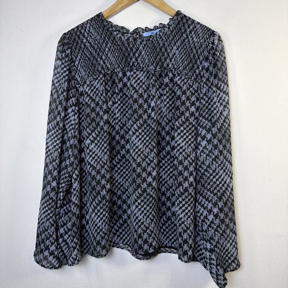 CeCe Top Size XL Womens black gray Geo Pattern smocked Blouse career western